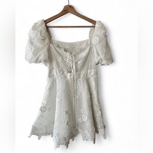 Elliatt Lulu mini floral dress in white Size M